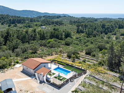 Villa Antea Garden and property exterior