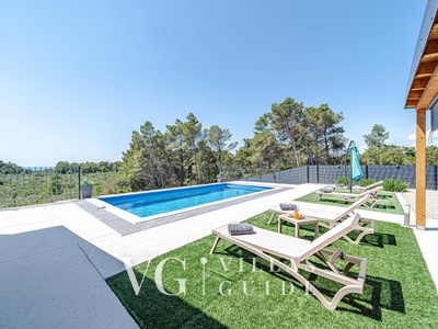 Villa Antea Garden and property exterior