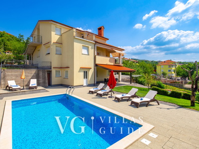 Villa Wally with outdoor pool Garten und Außenbereich