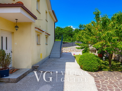 Villa Wally with outdoor pool Garten und Außenbereich