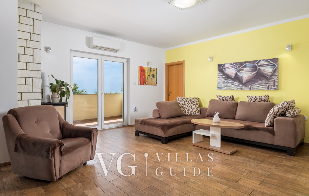 Villa Wally with outdoor pool