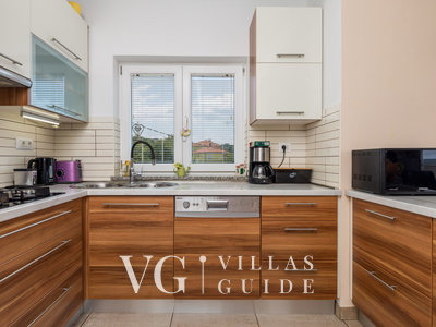 Villa Wally with outdoor pool Küche