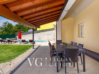 Villa Wally with outdoor pool Garten und Außenbereich