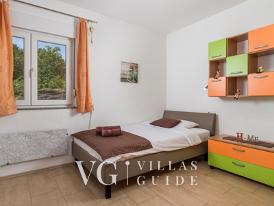 Villa Wally with outdoor pool Schlafzimmer