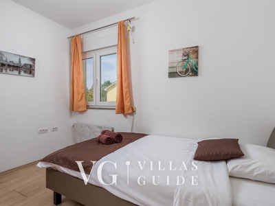 Villa Wally with outdoor pool Schlafzimmer