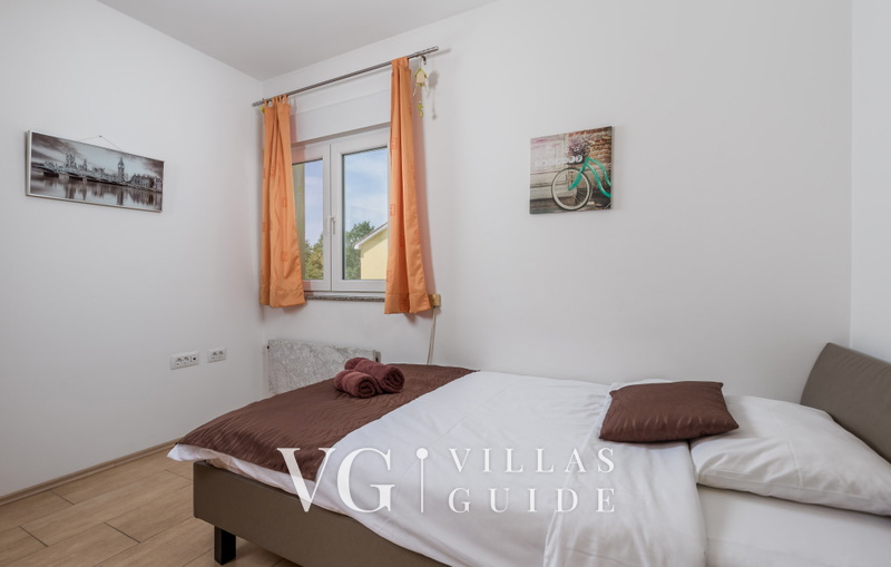 Villa Wally with outdoor pool Spavaća soba