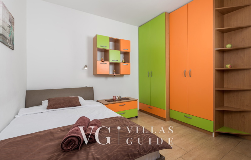 Villa Wally with outdoor pool Spavaća soba