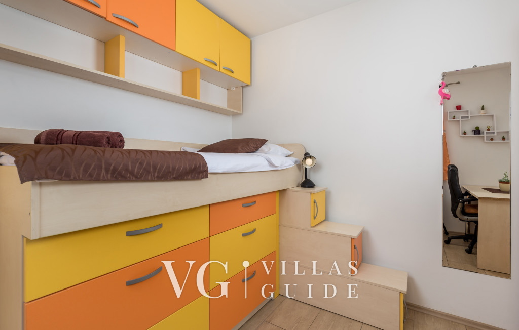 Villa Wally with outdoor pool Spavaća soba