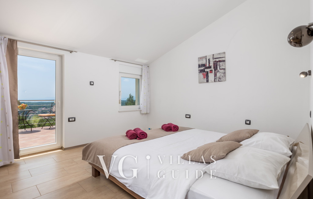 Villa Wally with outdoor pool Schlafzimmer