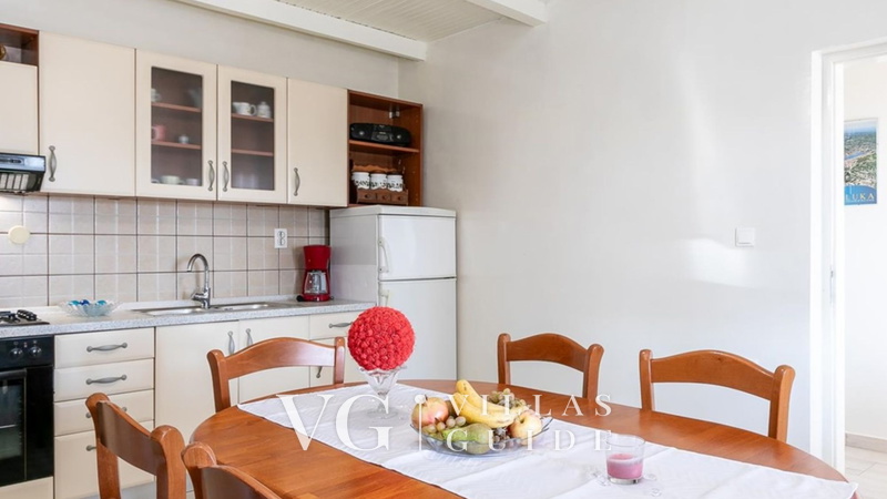 Holiday house with Private  Pool Maja