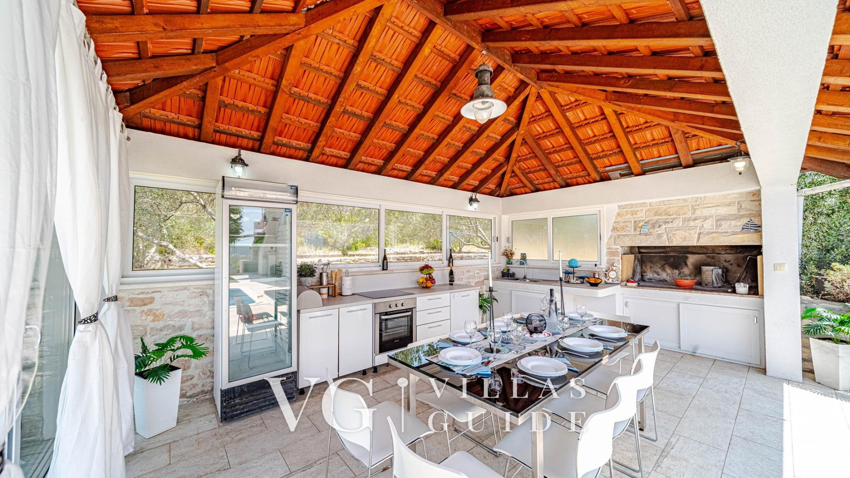 Holiday house with Private  Pool Maja Cucina