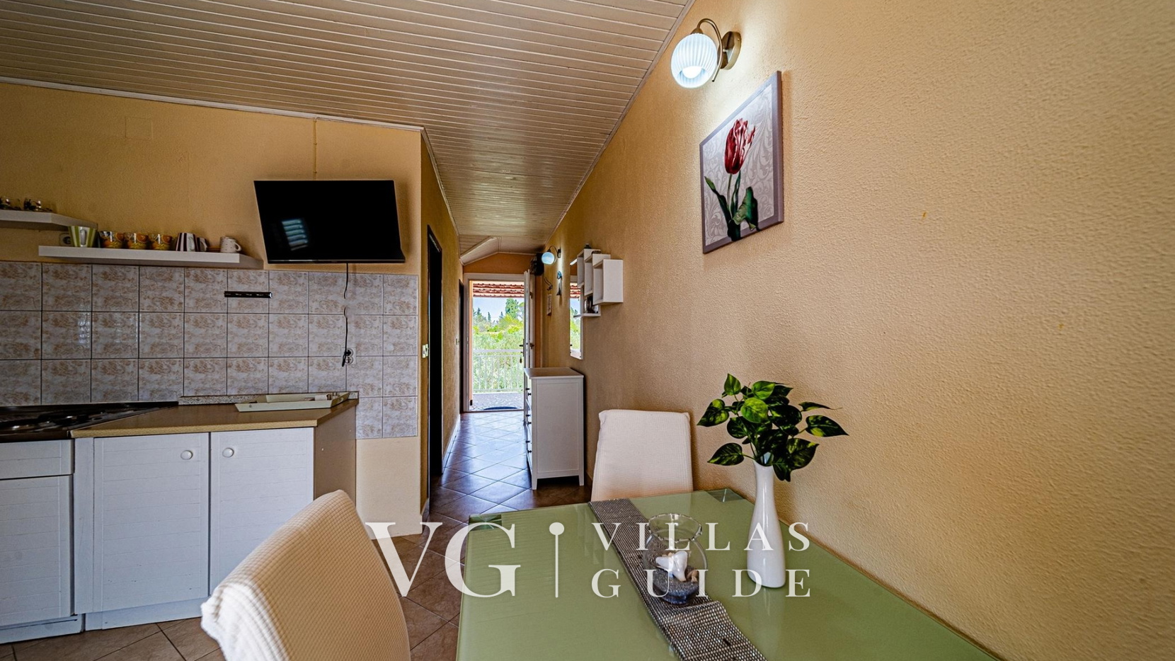 Holiday house with Private  Pool Maja Cucina