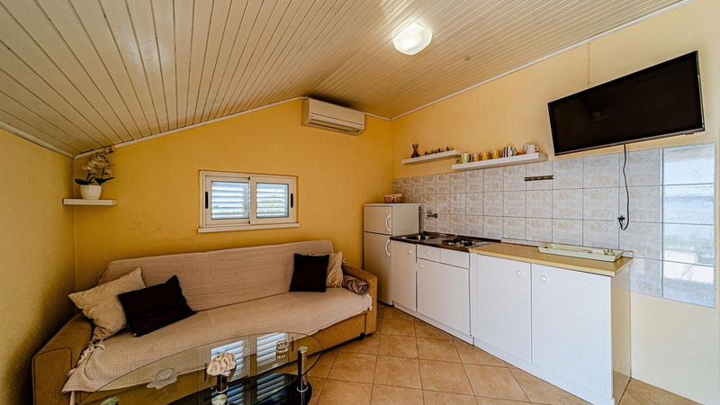 Holiday house with Private  Pool Maja