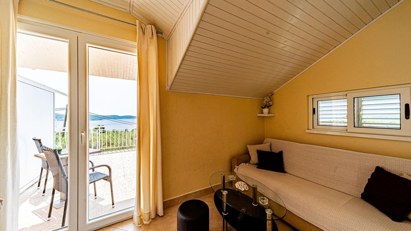 Holiday house with Private  Pool Maja