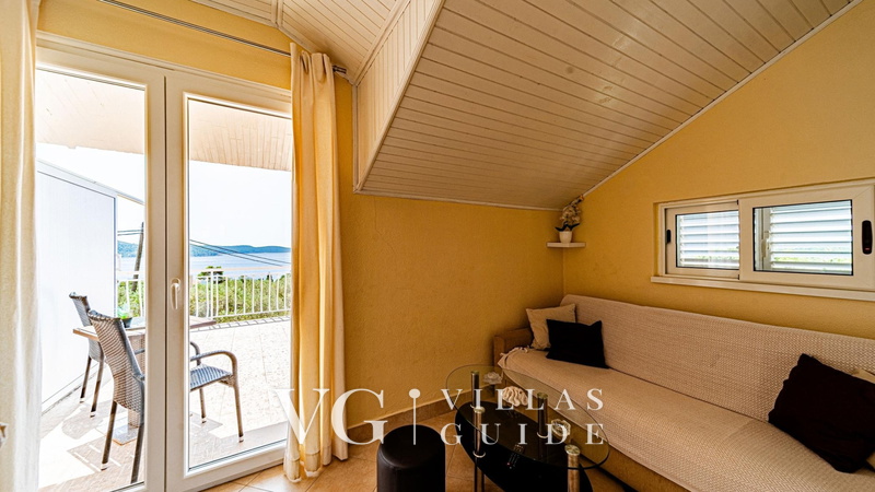 Holiday house with Private  Pool Maja Soggiorno