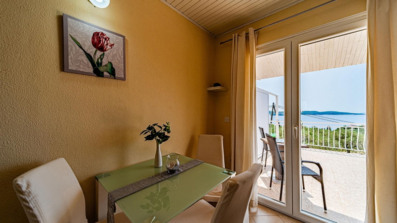 Holiday house with Private  Pool Maja