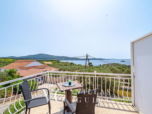 Holiday house with Private  Pool Maja