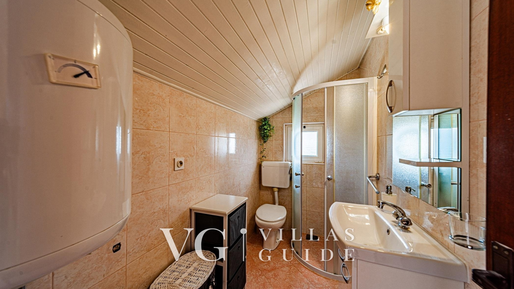 Holiday house with Private  Pool Maja Bagno