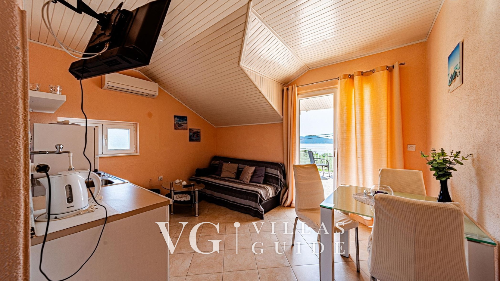 Holiday house with Private  Pool Maja Soggiorno