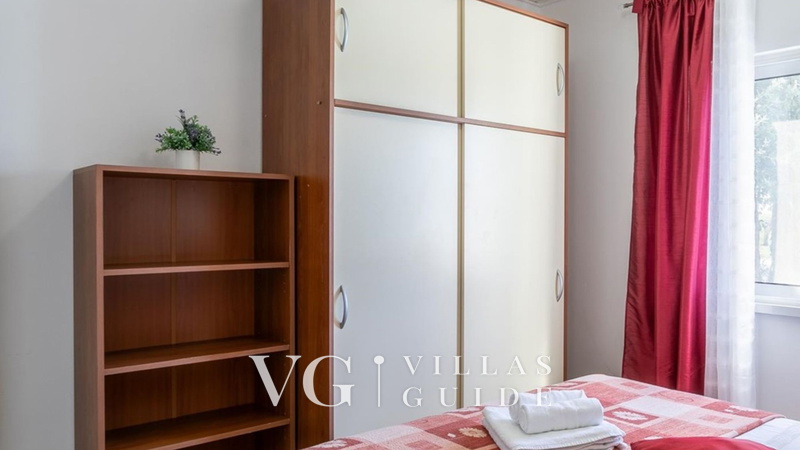 Holiday house with Private  Pool Maja Camera da letto