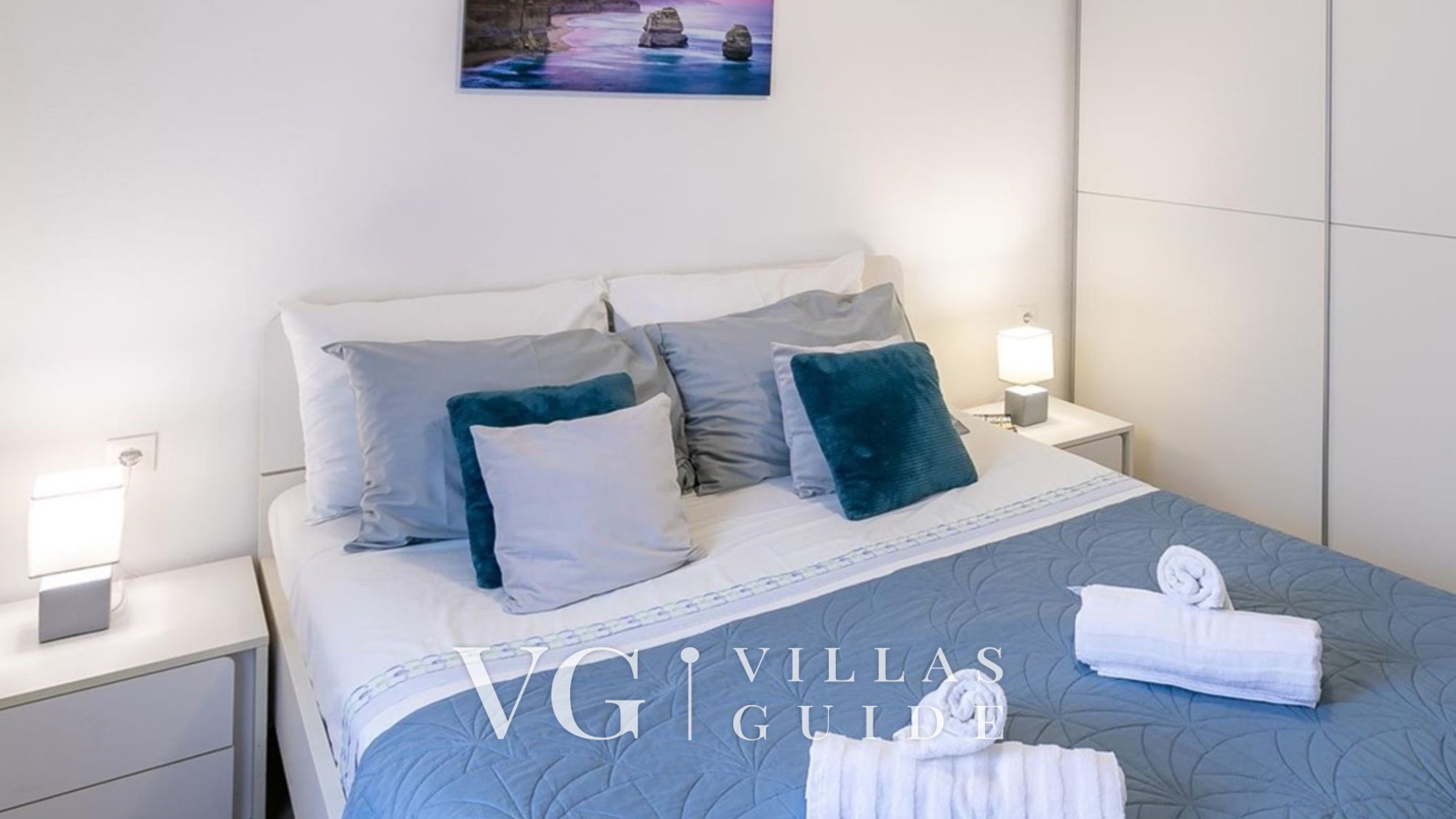 Holiday house with Private  Pool Maja Camera da letto