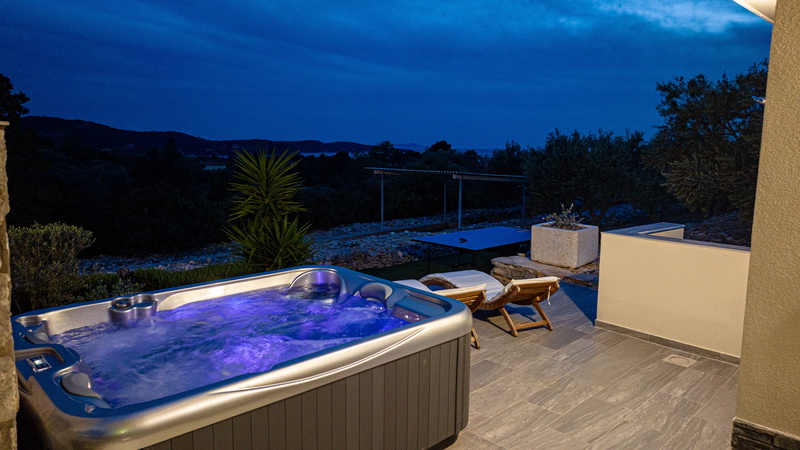 Holiday Home Roza with Whirlpool