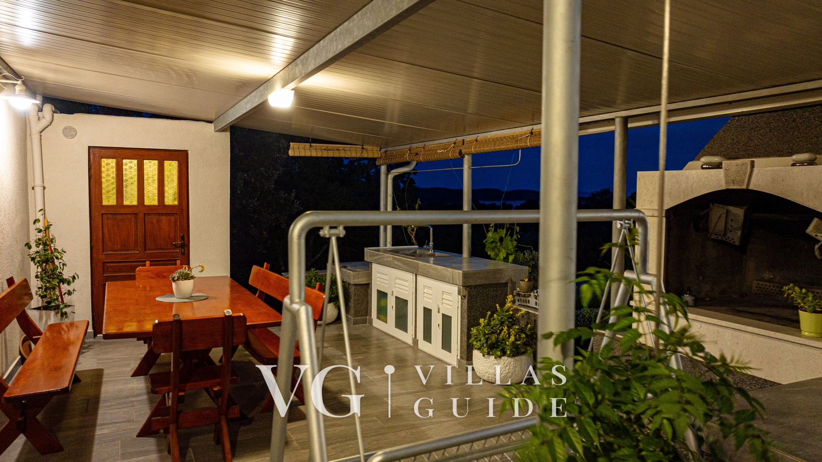 Holiday Home Roza with Whirlpool Additional content