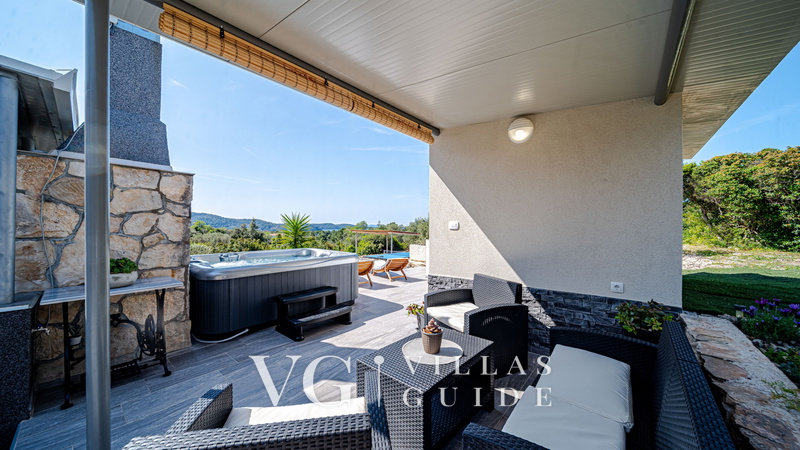 Holiday Home Roza with Whirlpool Additional content