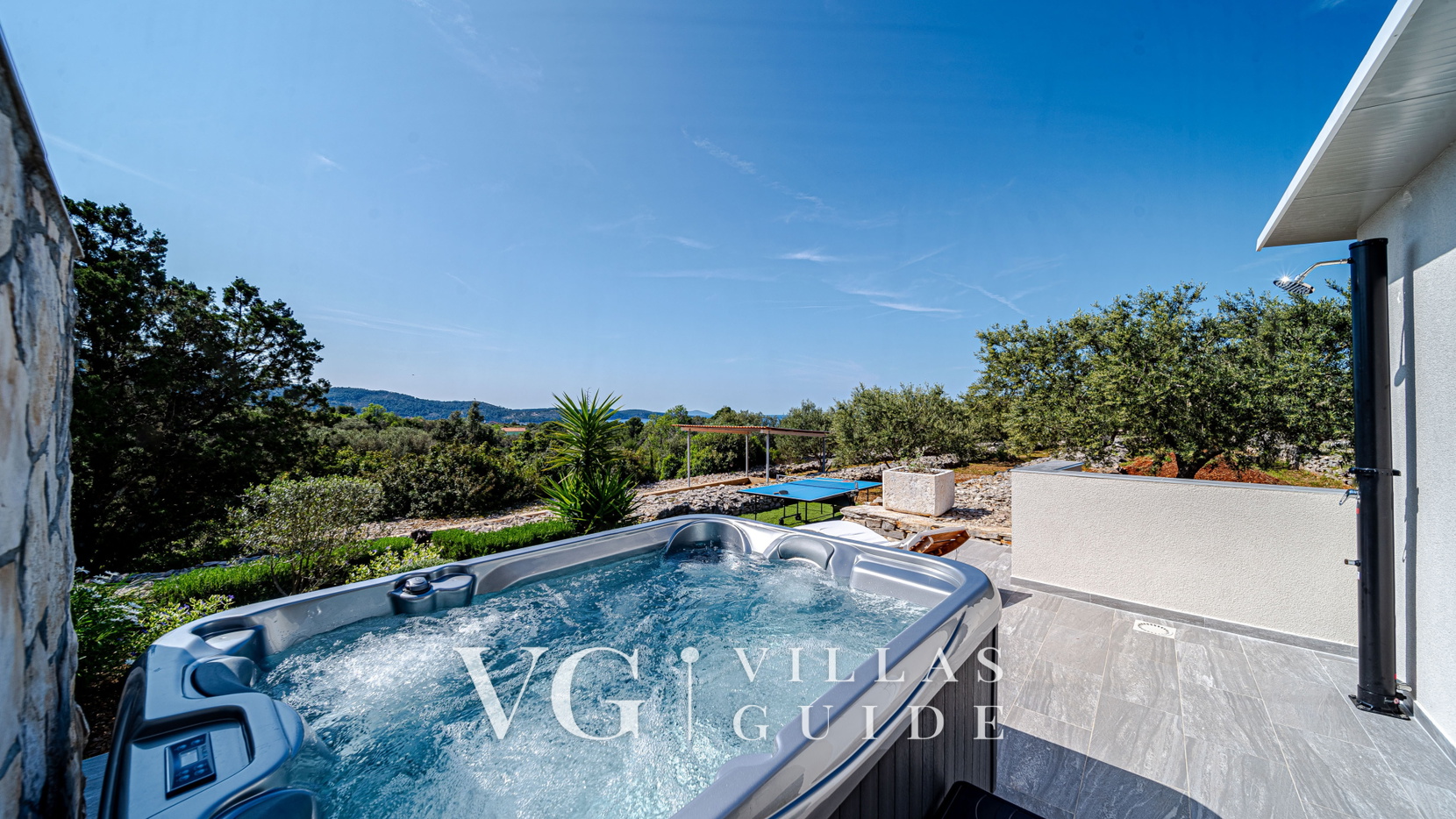 Holiday Home Roza with Whirlpool wellness