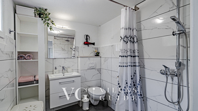 Holiday Home Roza with Whirlpool