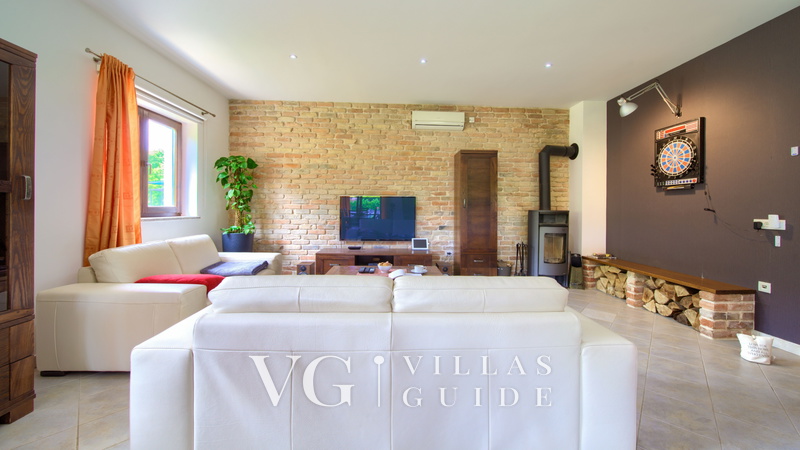 Villa Tara with a beautiful heated pool Dnevni boravak