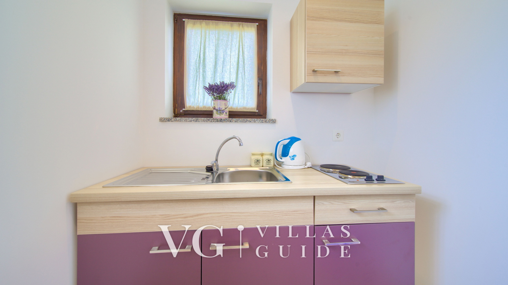 Villa Tara with a beautiful heated pool Kuhinja