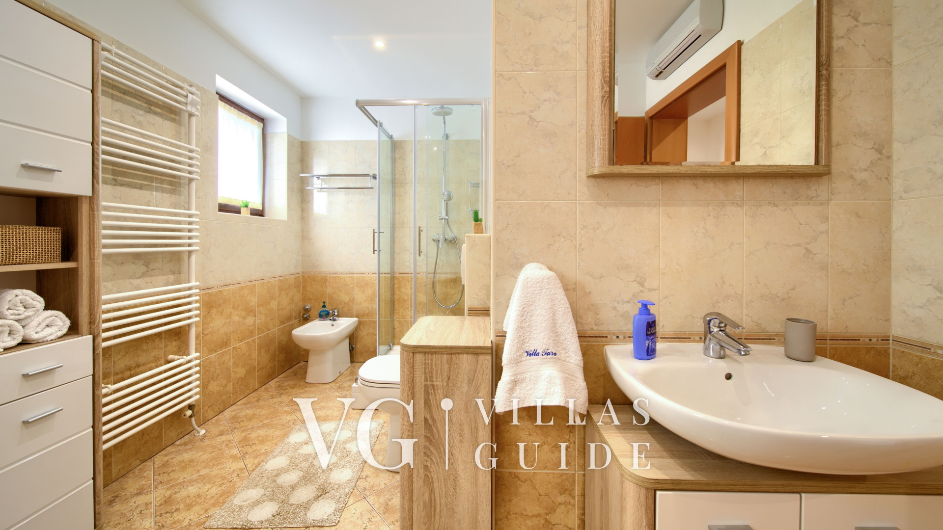 Villa Tara with a beautiful heated pool Bagno