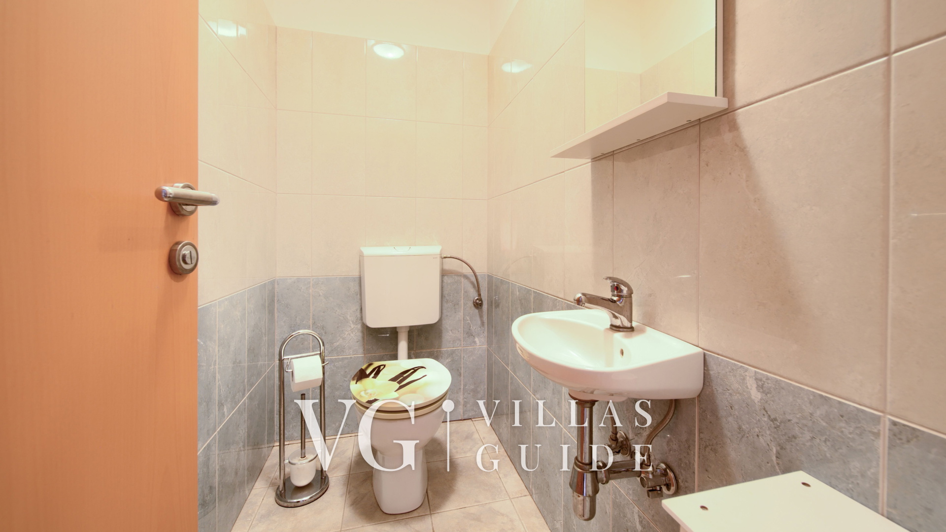 Villa Tara with a beautiful heated pool Toilette per gli ospiti