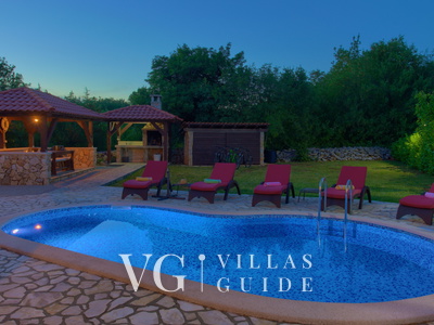 Villa Tara with a beautiful heated pool Piscina