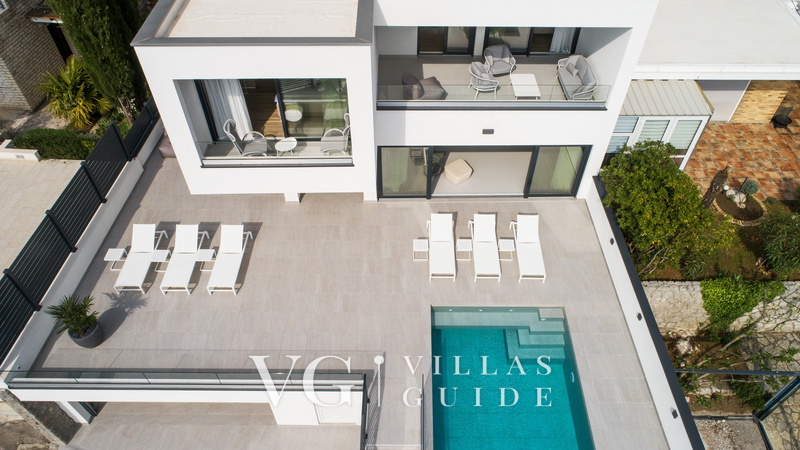 Luxury Holiday Villa with pool