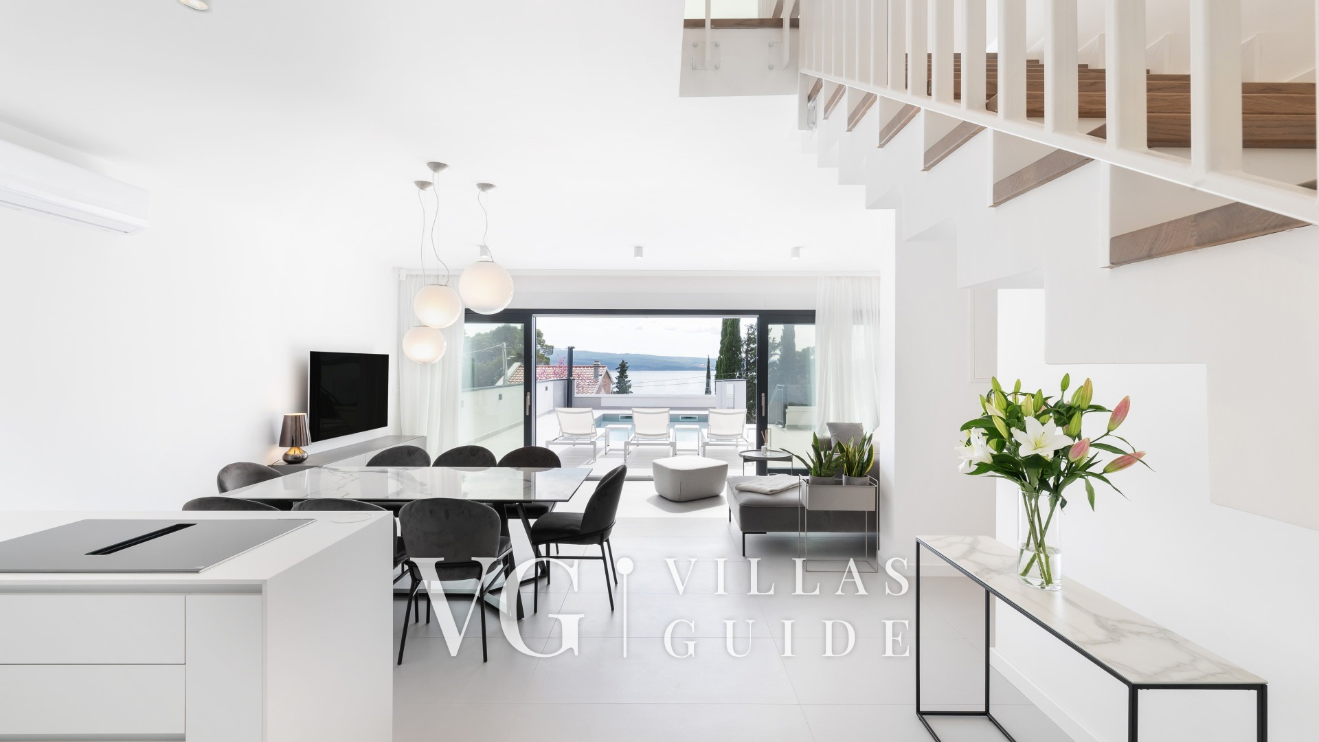 Luxury Holiday Villa with pool Living room