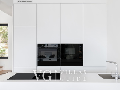 Luxury Holiday Villa with pool Kitchen