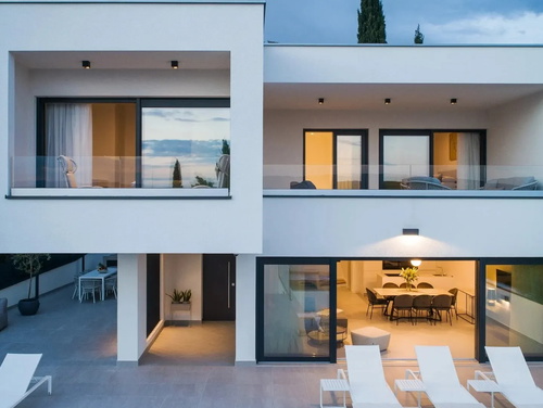 Luxury Holiday Villa with pool