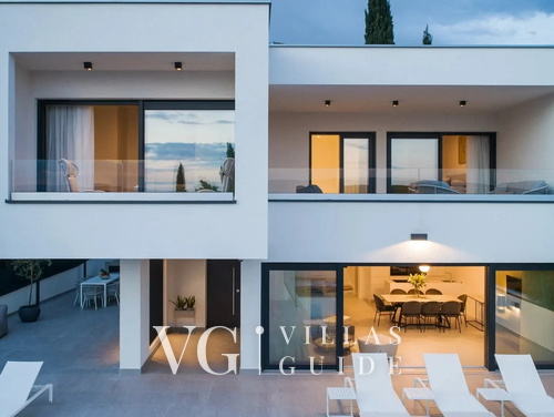 Luxury Holiday Villa with pool