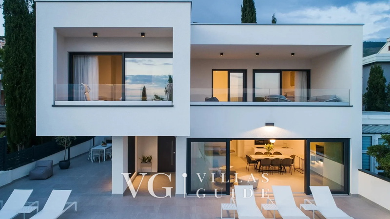 Luxury Holiday Villa with pool