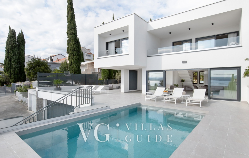 Luxury Holiday Villa with pool