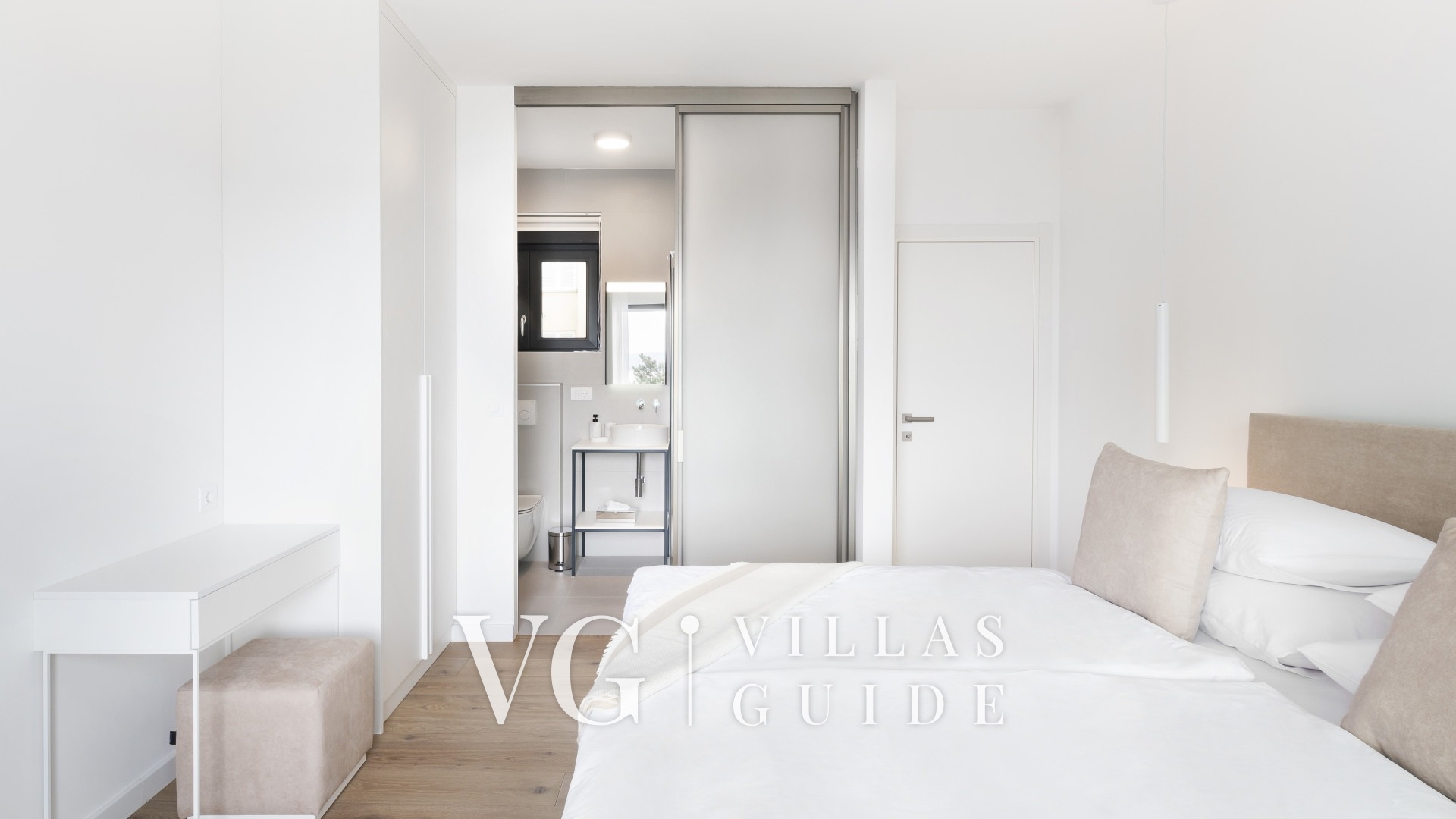 Luxury Holiday Villa with pool Bedroom