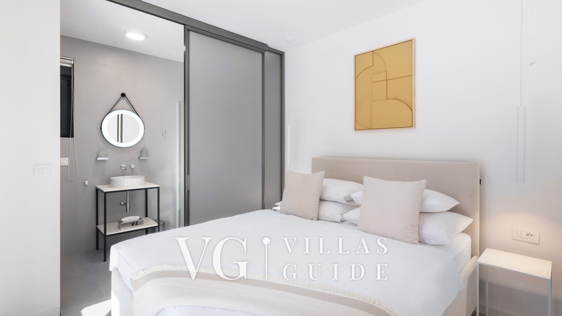 Luxury Holiday Villa with pool Schlafzimmer