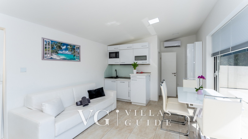 Villa Eduarda pool&whirpool&pet friendly Kitchen
