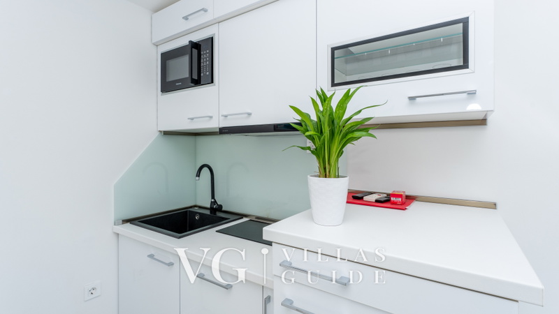 Villa Eduarda pool&whirpool&pet friendly Kitchen