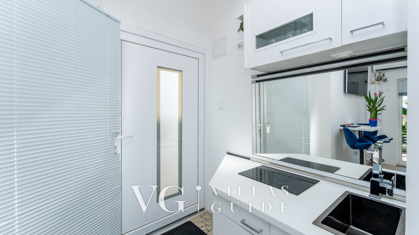 Villa Eduarda pool&whirpool&pet friendly Kitchen