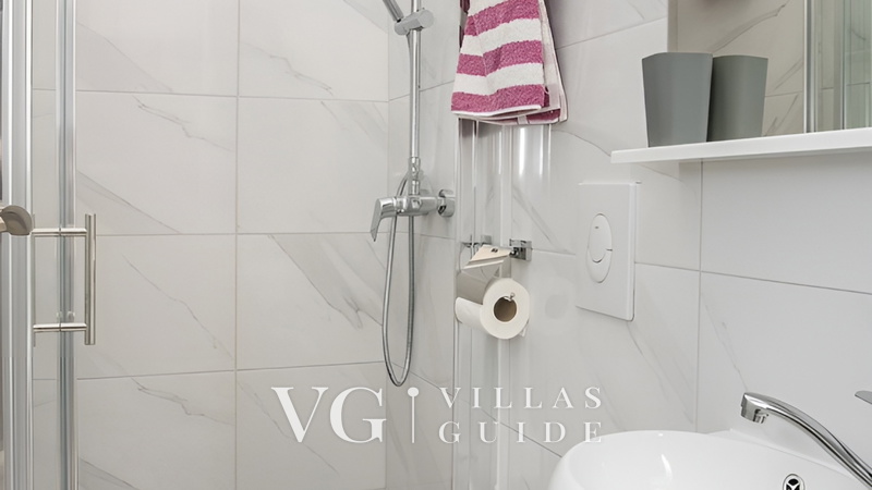 Holiday home Rozara Kupaonica