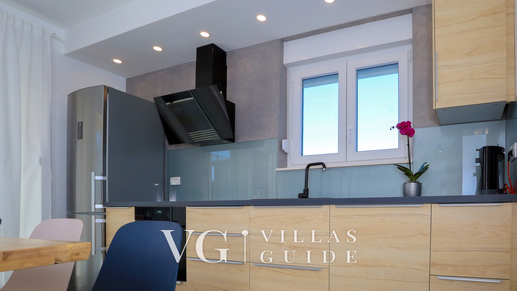 Villa Lumaka Sun Kitchen