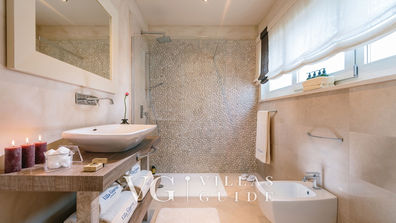 Villa Ginevra Badezimmer
